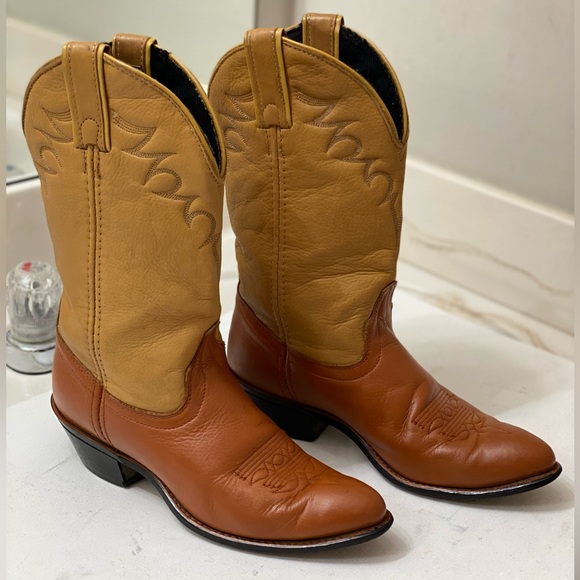Laredo Women’s Cowboy Boots size 6M in great condition inside and out, cowgirl. - Picture 1 of 8